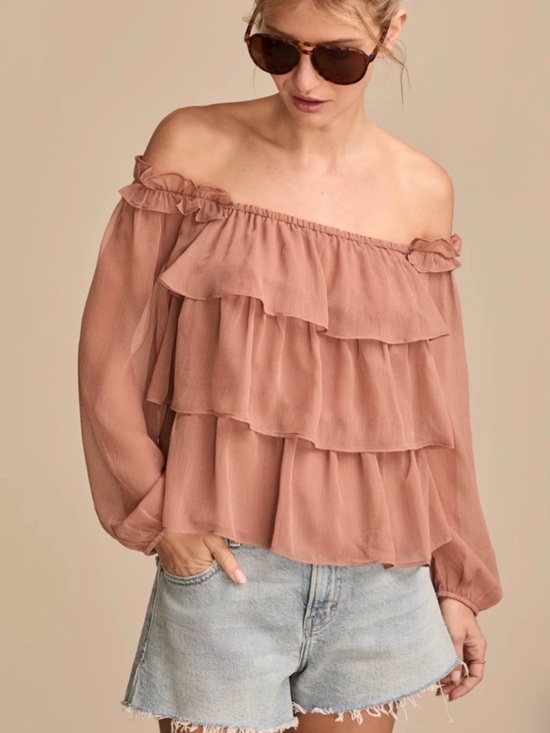 Lucky Brand Tops - Lucky brand off-Shoulder Tiered Ruffle Blouse in Dusty Rose size 2X